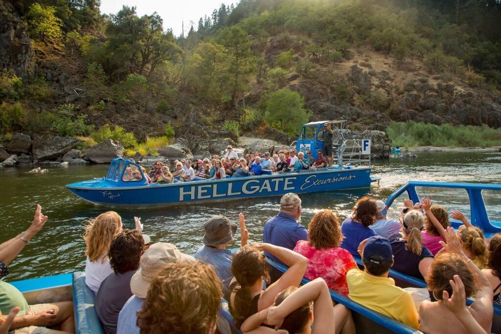 Bear Mountain - 7 Grants Pass